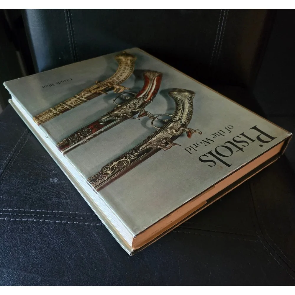 Viking Press Pistols of the‎ World Claude Blair 1968 Hardcover Book Reference